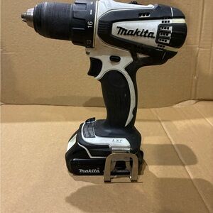 Makita Cordless Drill 1/2”Driver LXFD01,18v LXT Lithium-Ion BL1815 Battery